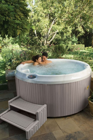 Круглый спа бассейн Jacuzzi J-210
